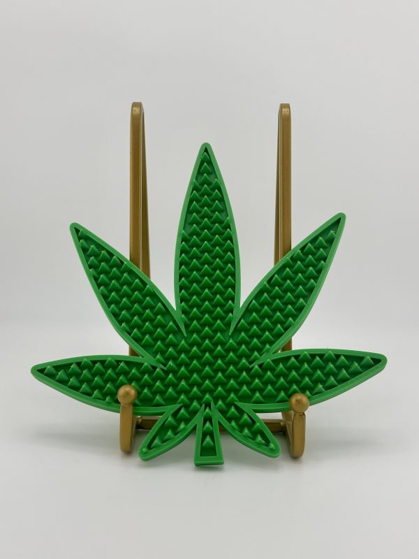 Cannabis Leaf Snowboard Stomp Pad